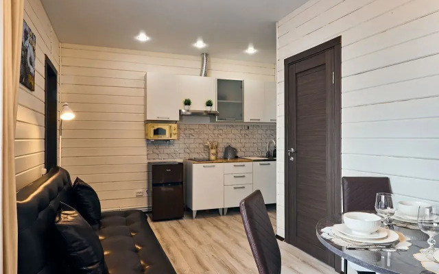 Апартаменты Трехкомнатные в Таунхаусе на Казамазова, 157