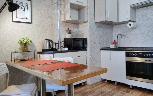 Studiya Na  Naberezhnoy Yeniseya V Krasnoyarske Flat