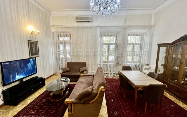 City Center Apartment, Nizami street 19 Flat