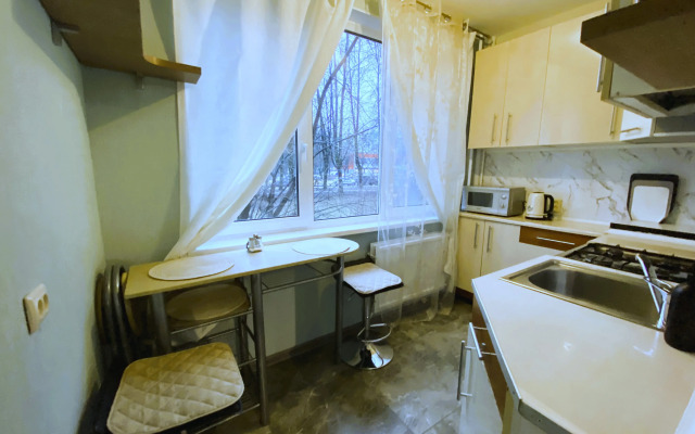 Dvukhkomnatnye Shokolad  U Nii Vredena Apartments