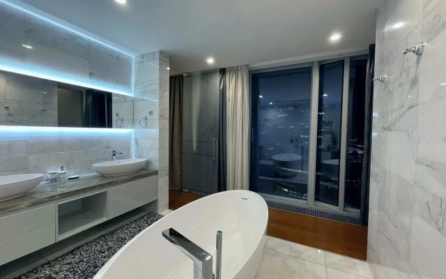 3-Kh Komnatnye V Bashne Oko Moskva Siti Apartment