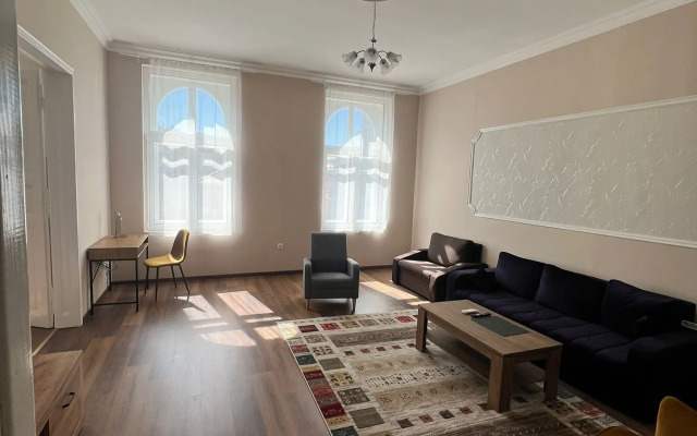 Kalvin Ter Home Apartments