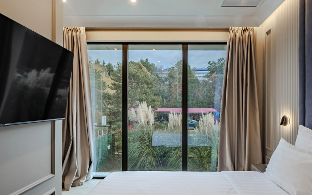 Апартаменты Полулюкс в АК Мане с бассейном УК Вознесенский