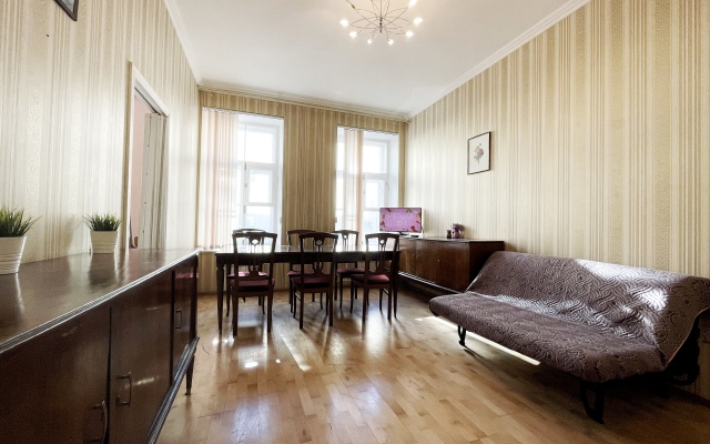Na Mokhovoy Apartments