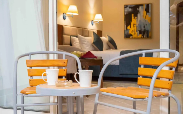 Ivy Cyrene Island Aqua Park Resort