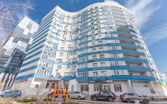 Na Ulitse Novo-Sadovaya 215 Flat