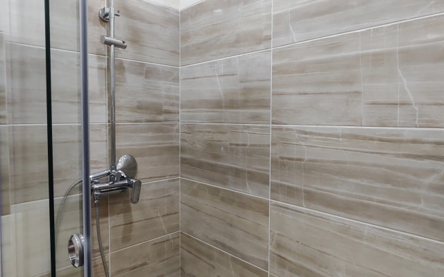 V Tsentre Petrozavodska U Naberezhnoy Flat