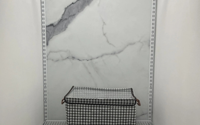 Trekhmestny Uluchshenny S Vannoy Komnatoy Apartment