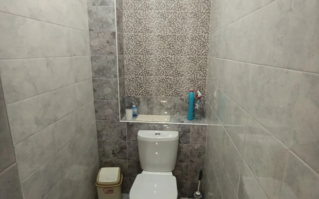 Dvuhkomnatanaya s Dvumya Lodzhiyami Flat