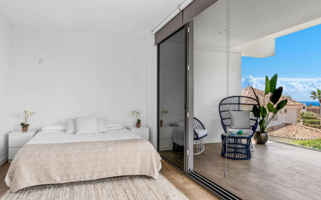 All About Villa Gladiolo