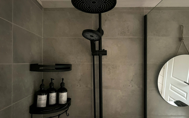 U Ozera S Terrasoy Sosnovy Dom Private house