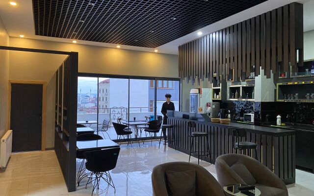Continental Airport Hotel