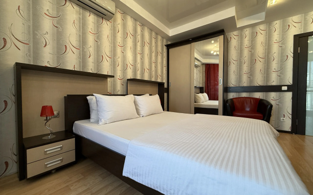 Tut Khorosho Na Surikova 53a 7 Flat