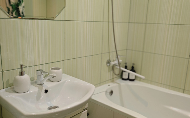 Uyutnoe mesto u Rybnoj derevni Flat