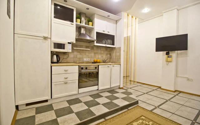 Trekhkomnatnaya Ryadom S Metro Tverskaya Flat