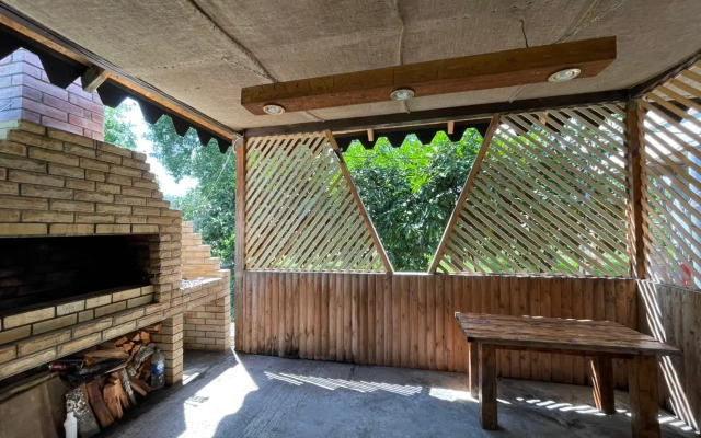 U Ashota Guest House