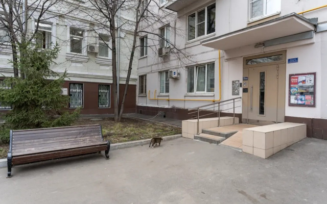 U Metro Krasnopresnenskaya Flat