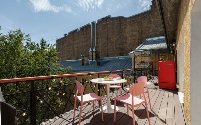 Апартаменты Gallery 130 кв.м с Террасой, Видом на Набережную Фонтанки и БДТ