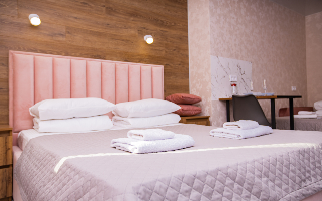Studiya LoveHotelSirius V Zhk Biznes Klassa Frukty, Nizhneimeretinskaya bukhta Apartament