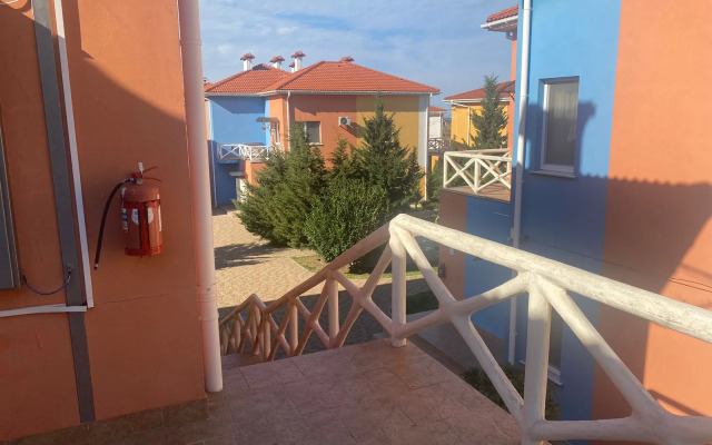 Апартаменты Уютная студия возле моря