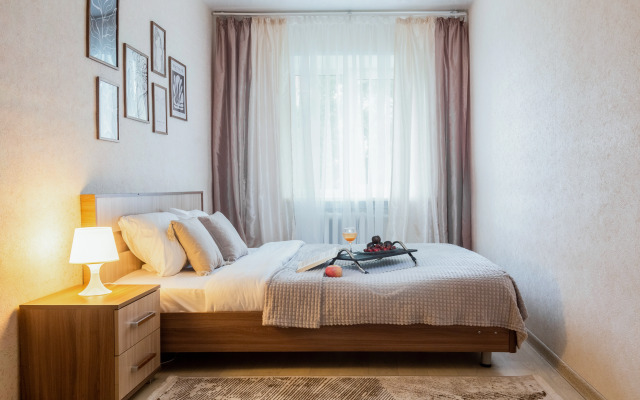 3-Kh Komnatnaya u Zh/d Vokzala Flat