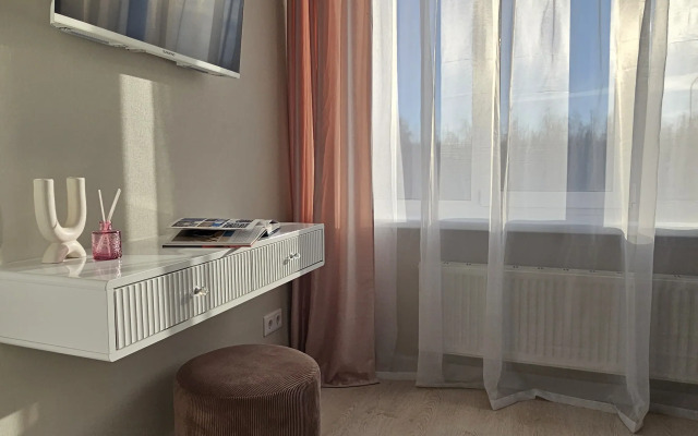 Flat Svetlaya Uyutnaya Na Italyyanskom Bulvare