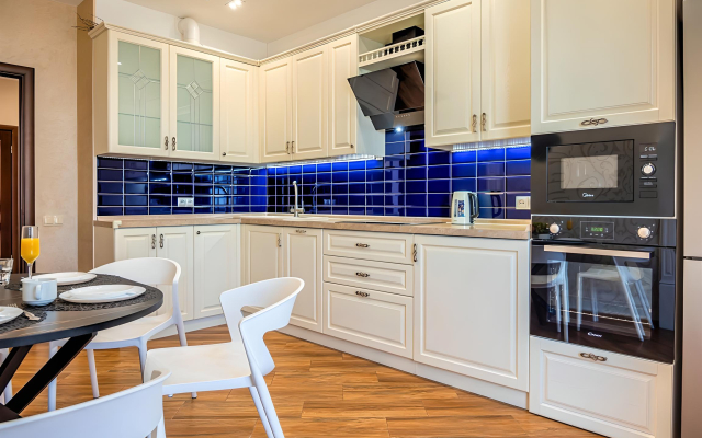 V Tsentre Goroda S Vidom Na Park Apartment