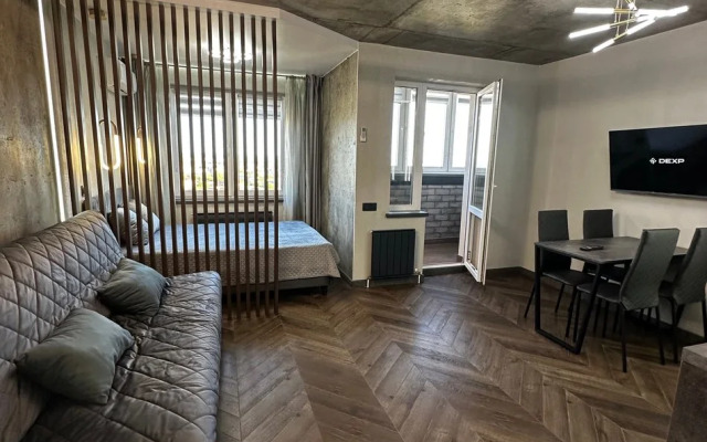 Na Konstitutsii 5/1 Flat