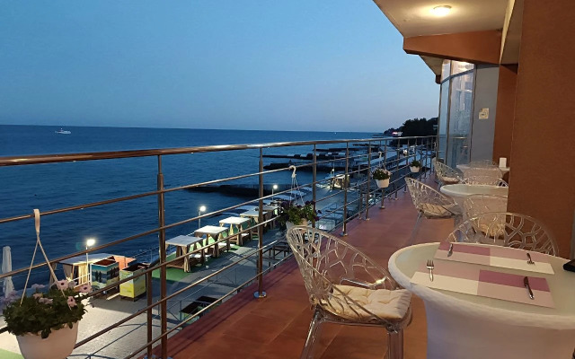 S Panoramnym Vidom Na More Apartments