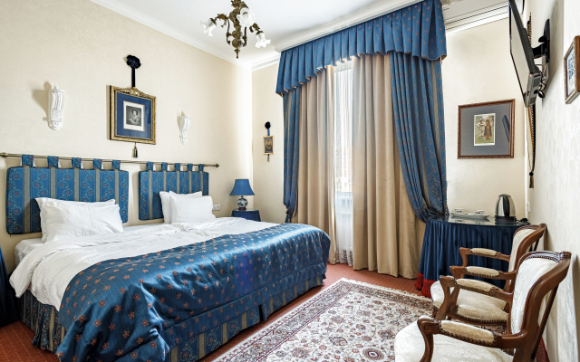 Bristol Hotel