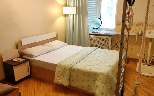 Ekologichnaya CHetyrekhkomnatnaya V Tsentre Flat