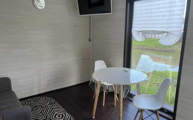 Uyutny Dom Na Beregu Reki Private house