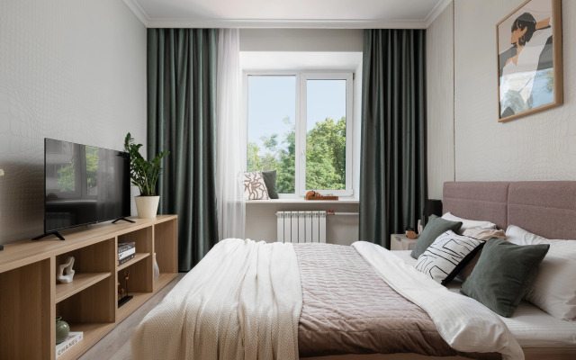 GM with a view of Patriarch Ponds Apartments