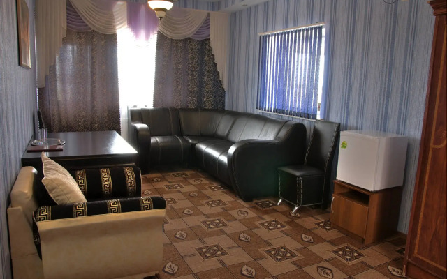 Na Naberezhnoy
