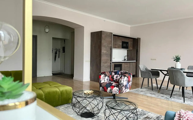 Na Ulitse Sadovaya-Spasskaya 19/1 Flat