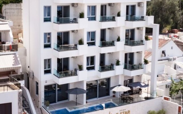 G Star Hotel
