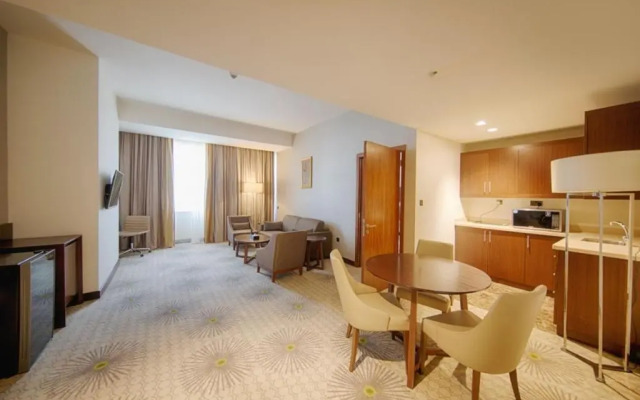 Отель Makkah Al Aziziah Suites