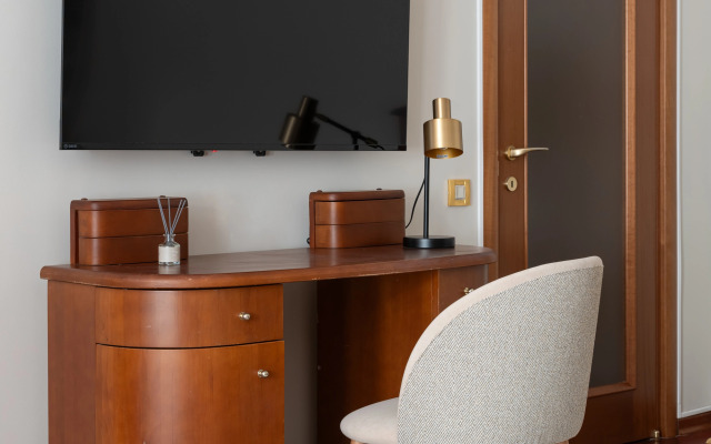 Квартира GM Apartments Шикарная двухуровневая у Арбата