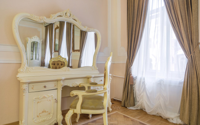 Квартира на Рубинштейна 4