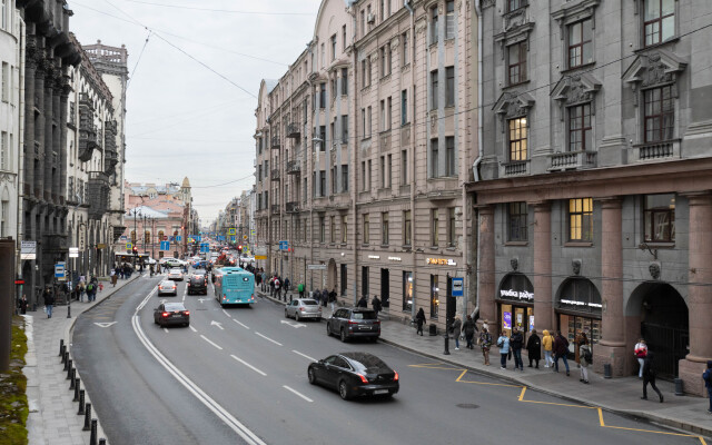 Апартаменты MyHomeYourHome на Большом проспекте Петроградской стороны 79