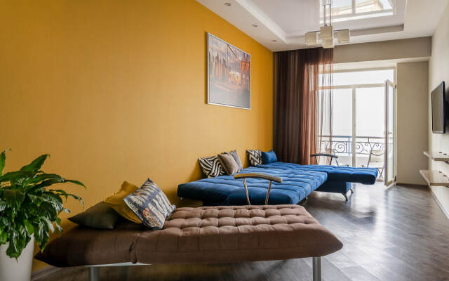 Apart Vl Na Naberezhnoy S Vidom Na More Apartments