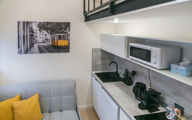 Апартаменты Студия на Зюзино с Кроватью и Диваном