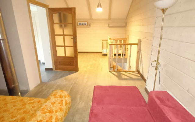 Derevenskij Dom U Morya Apartments