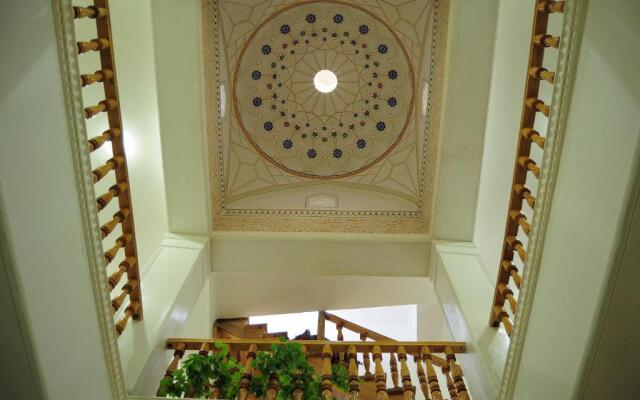 Chor Minor 100 m do starogo goroda s besplatnum bassejnom  Hotel