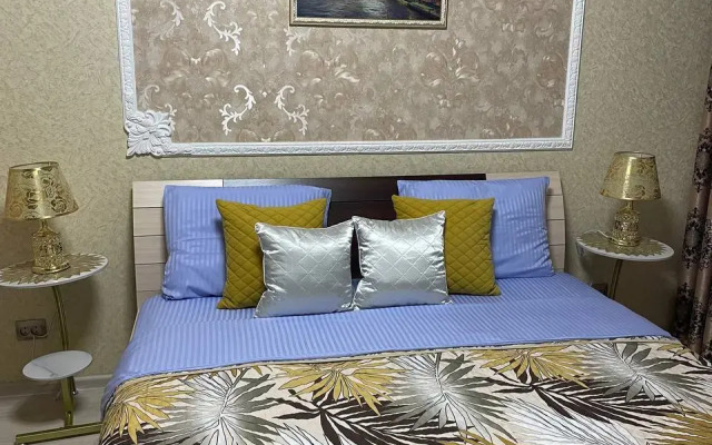 Vblizi Korolevskikh Vorot Apartments