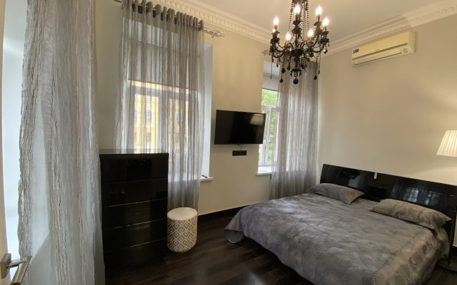 Dizaynerskaya V Tsentre Yaroslavlya Flat