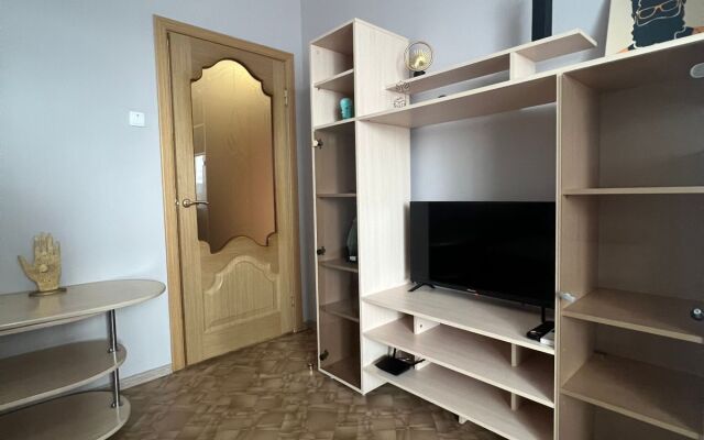Na naberezhnoy Flat