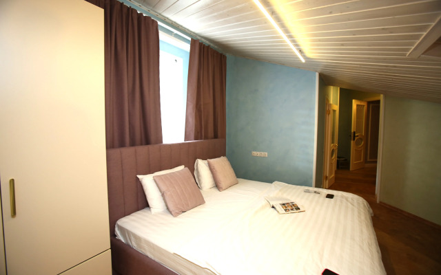 Dlya 8mi Gostey Nevsky 5 Apartment