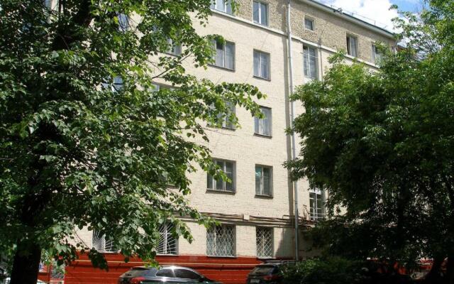 U Metro Sportivnaya Apartments