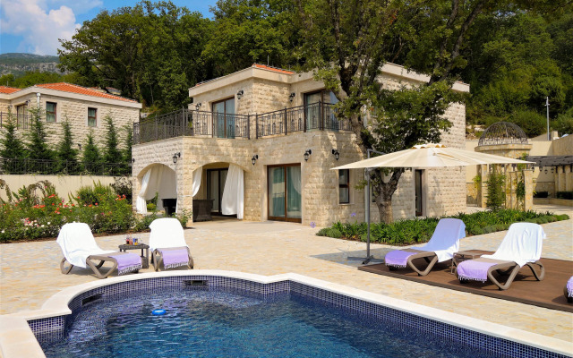 Villa Oak Leaf Residences